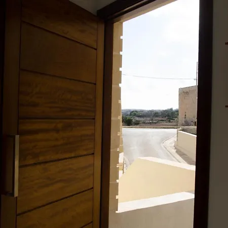 Lorenza Letting Maisonette