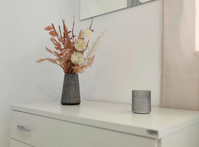 Lorenza Letting Maisonette بيت للعطل