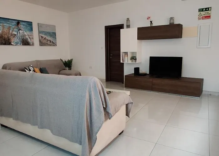 Lorenza Letting Maisonette *