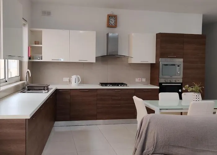 Lorenza Letting Maisonette بيت للعطل *