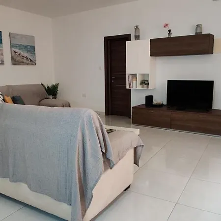 Lorenza Letting Maisonette *