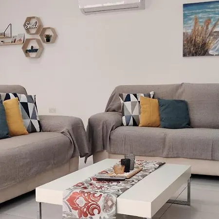 別荘 Lorenza Letting Maisonette マルサシュロック