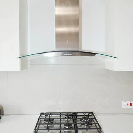 Lorenza Letting Maisonette 別荘