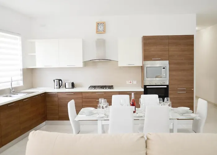 Lorenza Letting Maisonette *