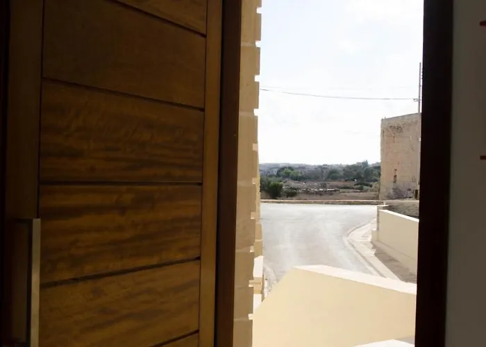 Lorenza Letting Maisonette